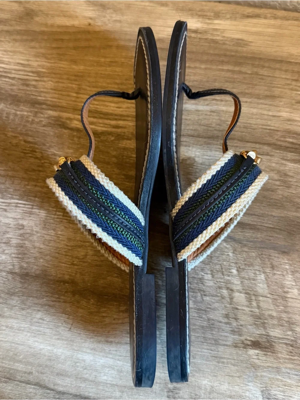 Tory Burch Jessa Thong Sandals in Navy gold-tone horse-link Womens Size 6